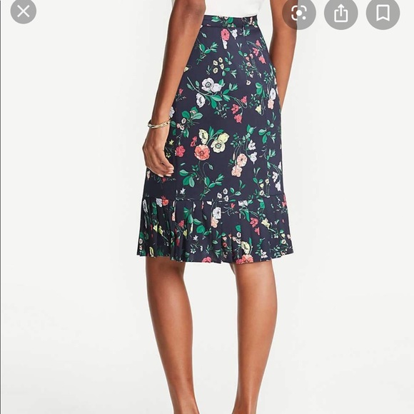 Ann Taylor Floral Skirt - Picture 3 of 3